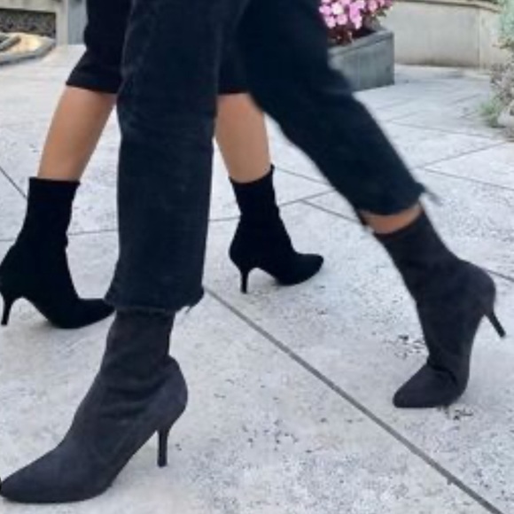 Stuart Weitzman suede ankle  boots - Picture 4 of 5